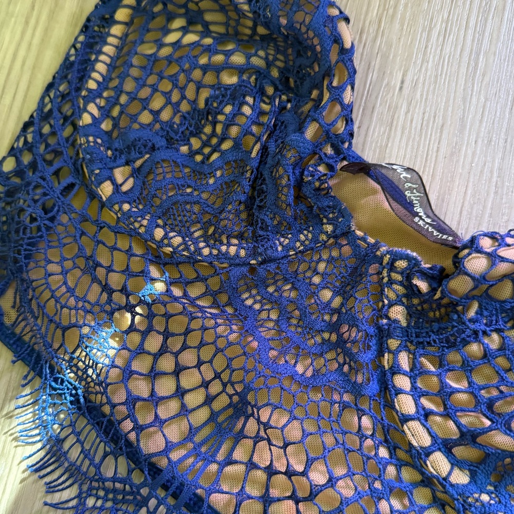 For love and lemons skivvies Bralette and undies lingerie size small - Picture 6 of 13